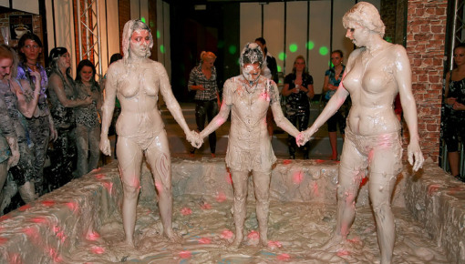 Latest deal - No Angels In This Mud Pit!