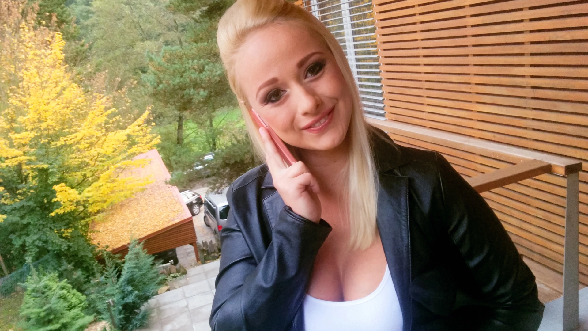 Titty Bouncing Blonde Smokes Outside on www.sinx.com