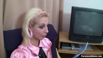 A Lesson In English And Anal Gaping Screencap 1 on www.sinx.com