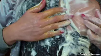 This Eurobabe Wasn't Shopping For Dinner... Screencap 64 on www.sinx.com