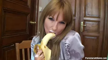 This Eurobabe Wasn't Shopping For Dinner... Screencap 76 on www.sinx.com