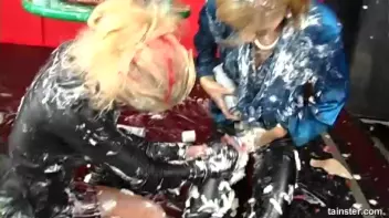 Strawberries and Whipped Cream Screencap 37 on www.sinx.com