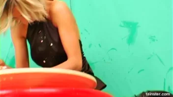 Springtime Egg Fight Screencap 30 on www.sinx.com