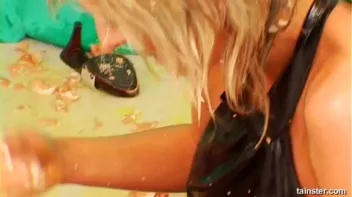 Springtime Egg Fight Screencap 63 on www.sinx.com