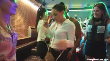 Party Hardcore Gone Crazy Vol. 35 Part 1 - Cam 1 Screencap 28 on www.sinx.com