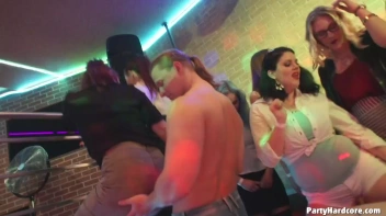 Party Hardcore Gone Crazy Vol. 35 Part 1 - Cam 1 Screencap 4 on www.sinx.com