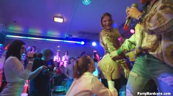 Party Hardcore Gone Crazy Vol. 35 Part 1 - Cam 1 Screencap 45 on www.sinx.com