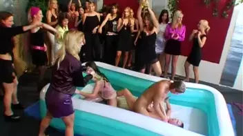 Slide On In To The Oil, Ladies Screencap 83 on www.sinx.com