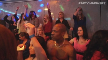 Party Hardcore Gone Crazy Vol. 17 Part 1 - Cam 1 Screencap 41 on www.sinx.com