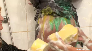 Kylie Joins The Wetlook Party Screencap 15 on www.sinx.com