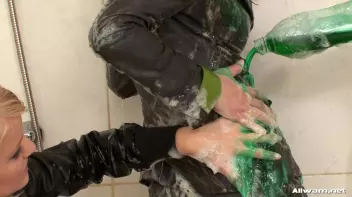 Kylie Joins The Wetlook Party Screencap 19 on www.sinx.com