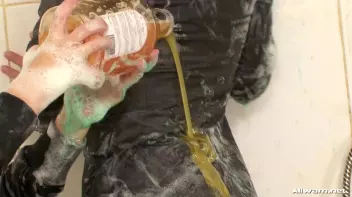 Kylie Joins The Wetlook Party Screencap 21 on www.sinx.com