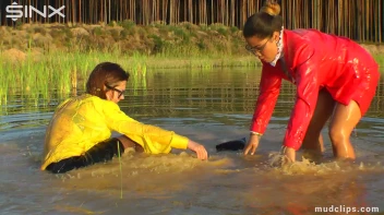 Mud Covered Hunny's Getting Wet And Messy Screencap 14 on www.sinx.com