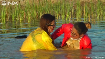 Mud Covered Hunny's Getting Wet And Messy Screencap 17 on www.sinx.com