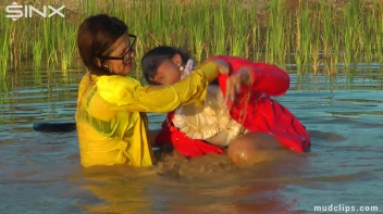 Mud Covered Hunny's Getting Wet And Messy Screencap 18 on www.sinx.com