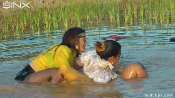Mud Covered Hunny's Getting Wet And Messy Screencap 26 on www.sinx.com