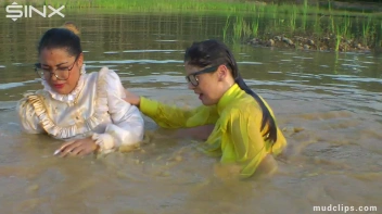 Mud Covered Hunny's Getting Wet And Messy Screencap 34 on www.sinx.com