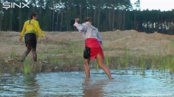 Mud Covered Hunny's Getting Wet And Messy Screencap 49 on www.sinx.com