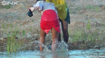 Mud Covered Hunny's Getting Wet And Messy Screencap 50 on www.sinx.com