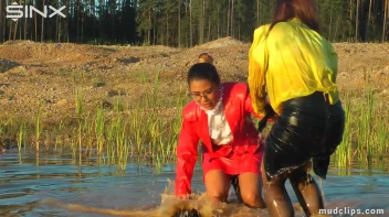 Mud Covered Hunny's Getting Wet And Messy Screencap 7 on www.sinx.com