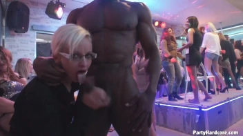 Party Hardcore Gone Crazy Vol. 31 Part 6 - Cam 1 Screencap 10 on www.sinx.com