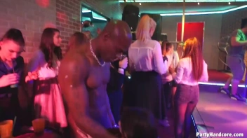 Party Hardcore Gone Crazy Vol. 34 Part 2 - Cam 3 Screencap 97 on www.sinx.com