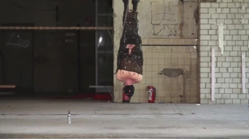 Aufgehangen und abgewichst Screencap 62 on www.sinx.com