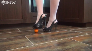 Wickedly Hot Trampling Torturer Screencap 3 on www.sinx.com