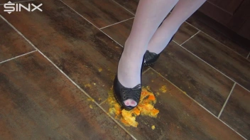 Wickedly Hot Trampling Torturer Screencap 65 on www.sinx.com