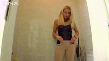 Pretty Blonde Pisser Screencap 15 on www.sinx.com