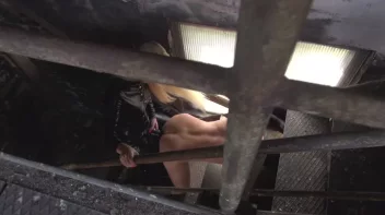 Auf der Treppe von 2 Herrin in die Arschfotze gefickt Screencap 15 on www.sinx.com