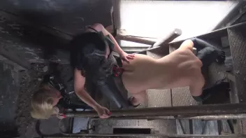 Auf der Treppe von 2 Herrin in die Arschfotze gefickt Screencap 32 on www.sinx.com