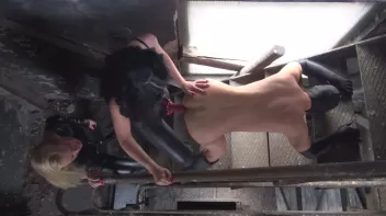 Auf der Treppe von 2 Herrin in die Arschfotze gefickt Screencap 33 on www.sinx.com