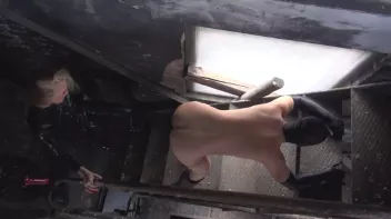 Auf der Treppe von 2 Herrin in die Arschfotze gefickt Screencap 36 on www.sinx.com