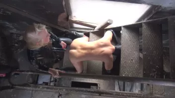 Auf der Treppe von 2 Herrin in die Arschfotze gefickt Screencap 44 on www.sinx.com