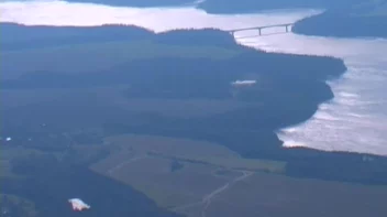 Male Pilots Pull a Sandwich On Sexy Stewardess Screencap 4 on www.sinx.com