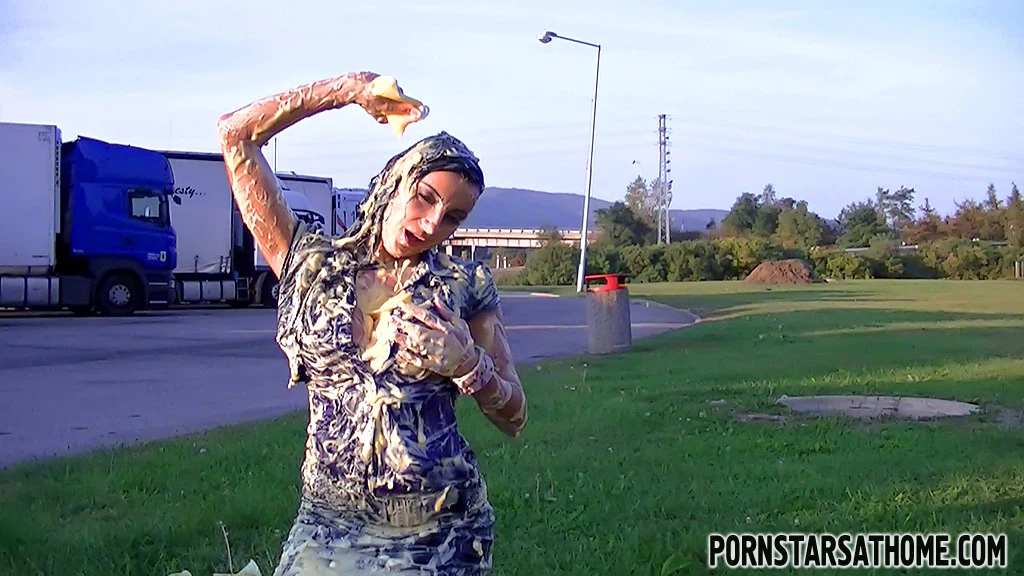 Truck Stop Mess Whore on www.sinx.com