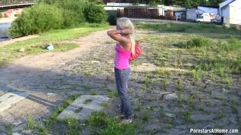 Barbie Blow Me Screencap 1 on www.sinx.com