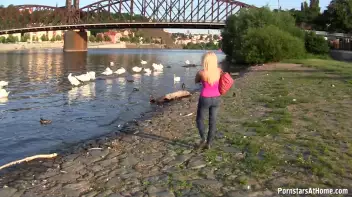 Barbie Blow Me Screencap 20 on www.sinx.com