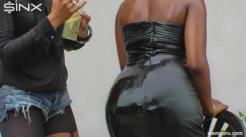 Sexy Heeled Babes Cover Each Other In Oil Screencap 89 on www.sinx.com