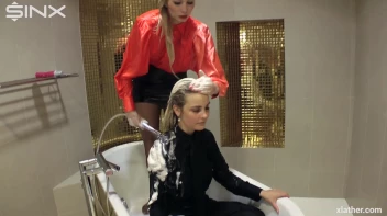 Blondes shampoo each other in a tub Screencap 40 on www.sinx.com