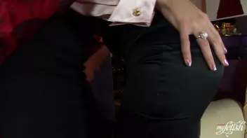 Dry Martinis, Wet Pussies Screencap 18 on www.sinx.com