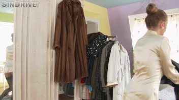 Plumbers Get A Taste Of Alexa Candy As They Plug Up Her Ass Pipe And Pound Her Mega Tits Screencap 3 on www.sinx.com