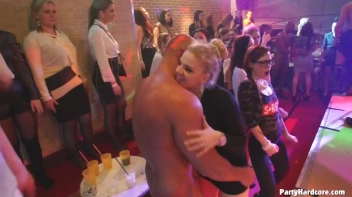 Party Hardcore Gone Crazy Vol. 34 Part 4 - Cam 1 Screencap 64 on www.sinx.com