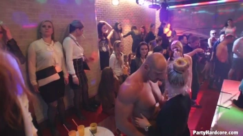 Party Hardcore Gone Crazy Vol. 34 Part 4 - Cam 1 Screencap 68 on www.sinx.com