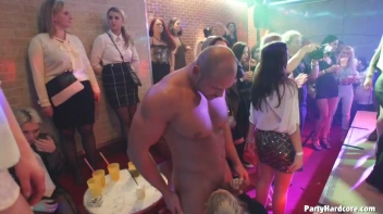Party Hardcore Gone Crazy Vol. 34 Part 4 - Cam 1 Screencap 80 on www.sinx.com