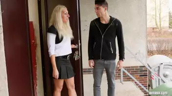 Delivery ending up in a bisex threesome Screencap 5 on www.sinx.com