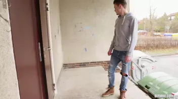 Delivery ending up in a bisex threesome Screencap 12 on www.sinx.com