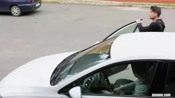 Delivery ending up in a bisex threesome Screencap 3 on www.sinx.com