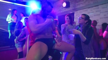 Party Hardcore Gone Crazy Vol. 33 Part 5 - Cam 3 Screencap 53 on www.sinx.com